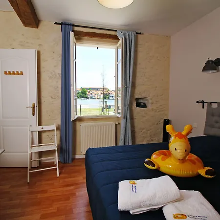 Le Grand Bassin, Autonome, Au Bord Du Canal Du Midi *